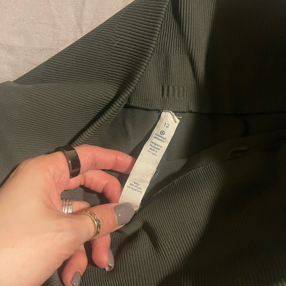 Lululemon leggings.
